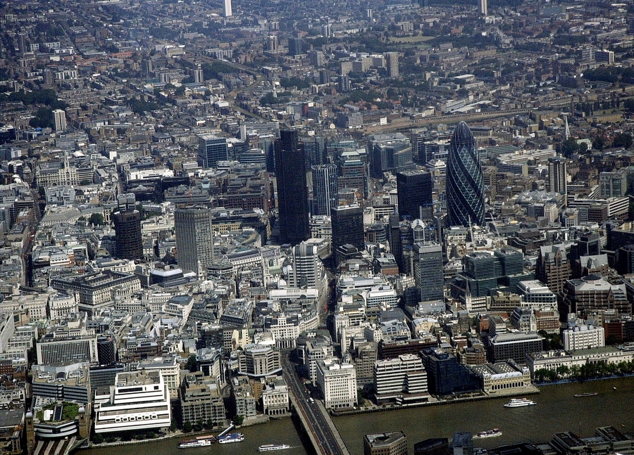 aerial-view-city-of-london-london-united-kingdom_web