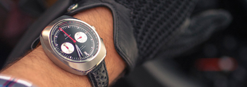 autodromo-prototipo-chronograph-black-dial-watch-on-hand