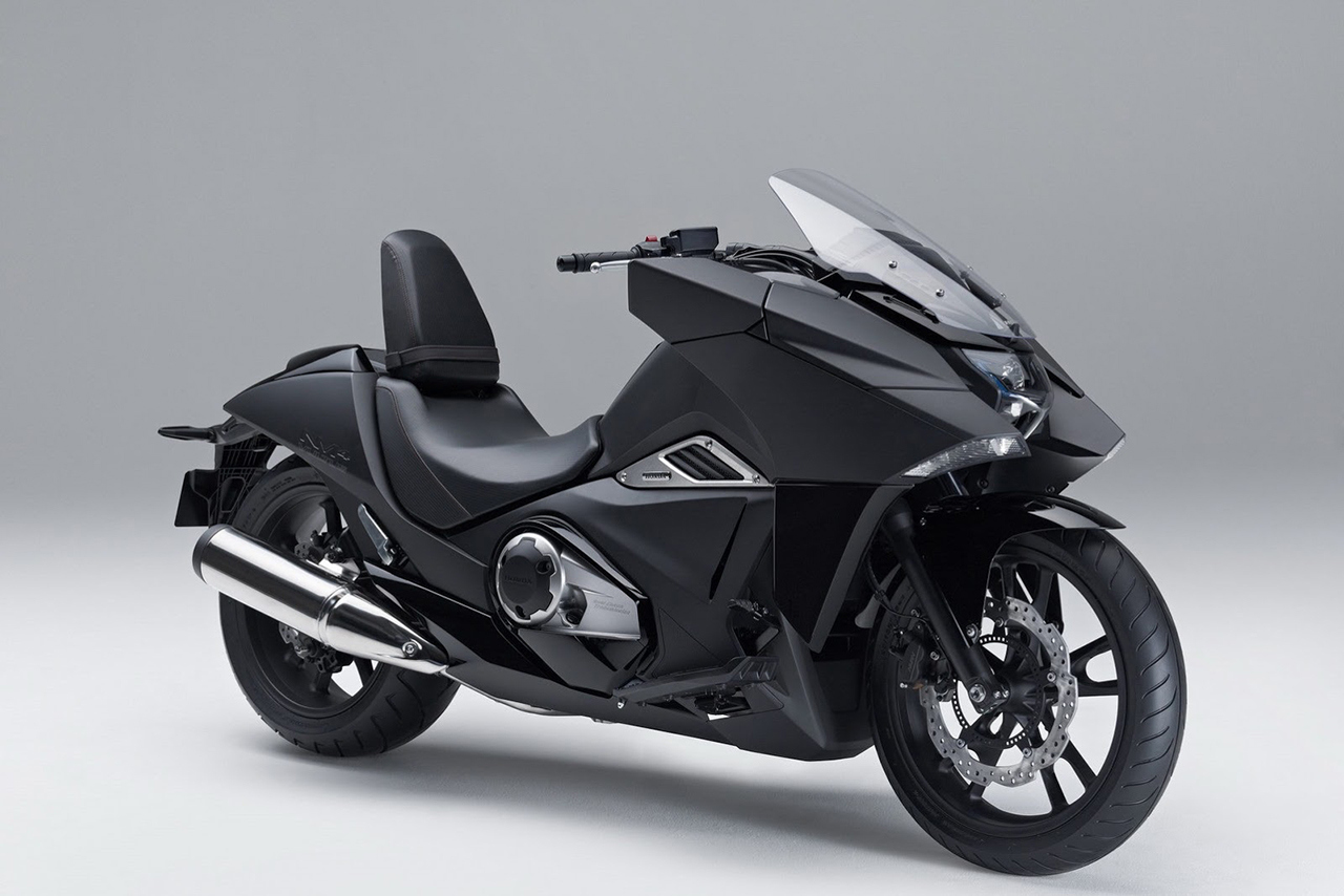 honda-unveils-nm04-series-motorcycles-2