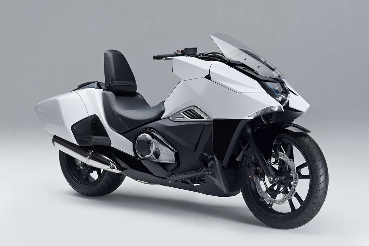 honda-unveils-nm04-series-motorcycles-3