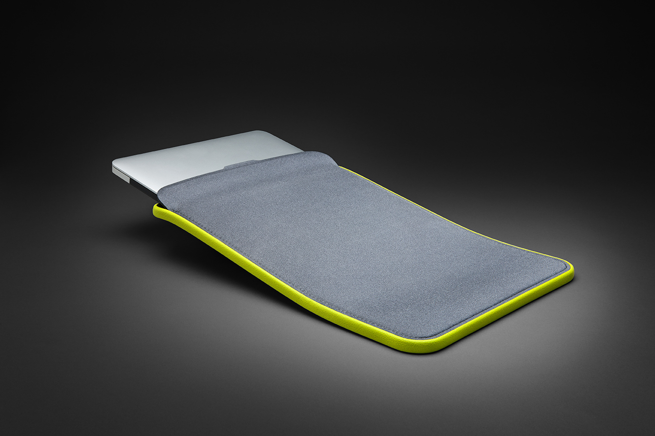 incase-launches-icon-sleeve-with-new-protection-technology-05