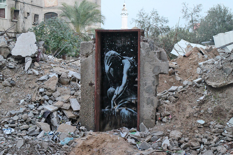 banksy-invades-gaza-for-artists-newest-project-4