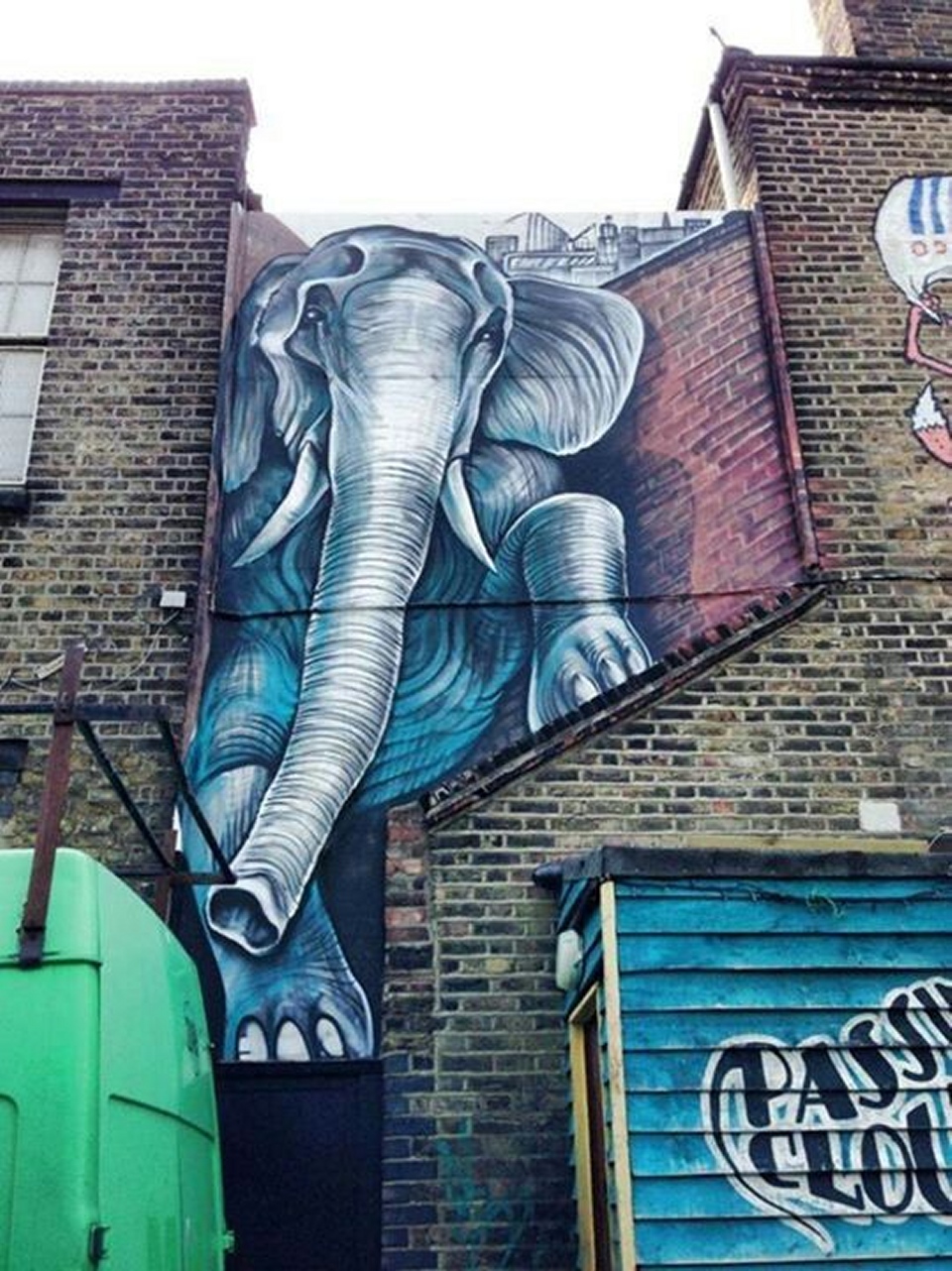 Street-Art-Shaun Burner in London, England Elephan1t