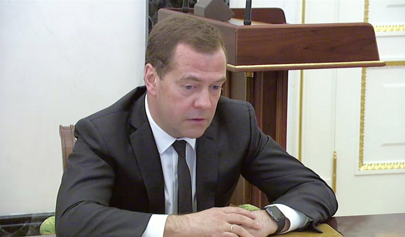 Дмитрий Медведев / И Apple Watch!
