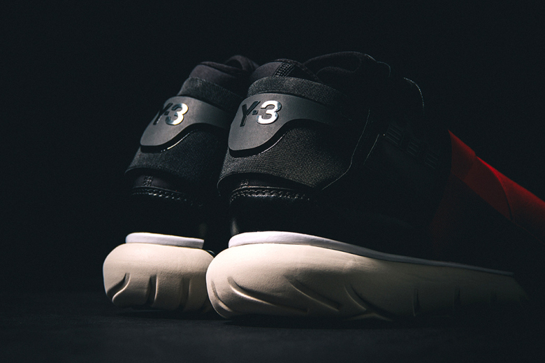 a-closer-look-at-the-y-3-qasa-high-independence-day-pack-8