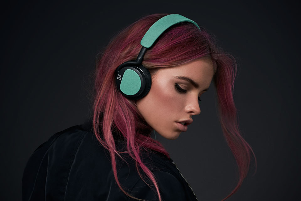 Bang-Olufsen-Beoplay-H2-Headphones-1