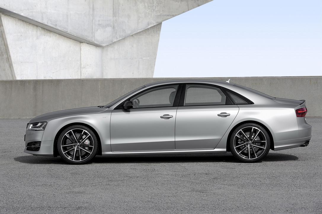 2016-Audi-S8-Plus-4