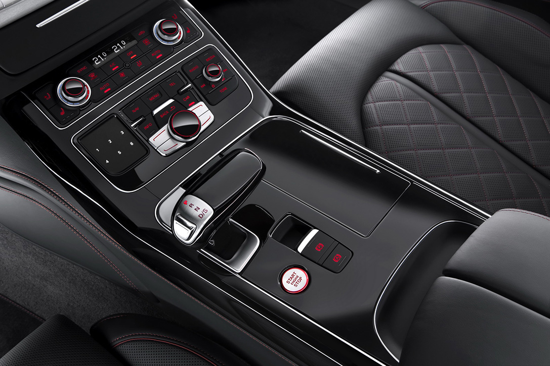 2016-Audi-S8-Plus-8